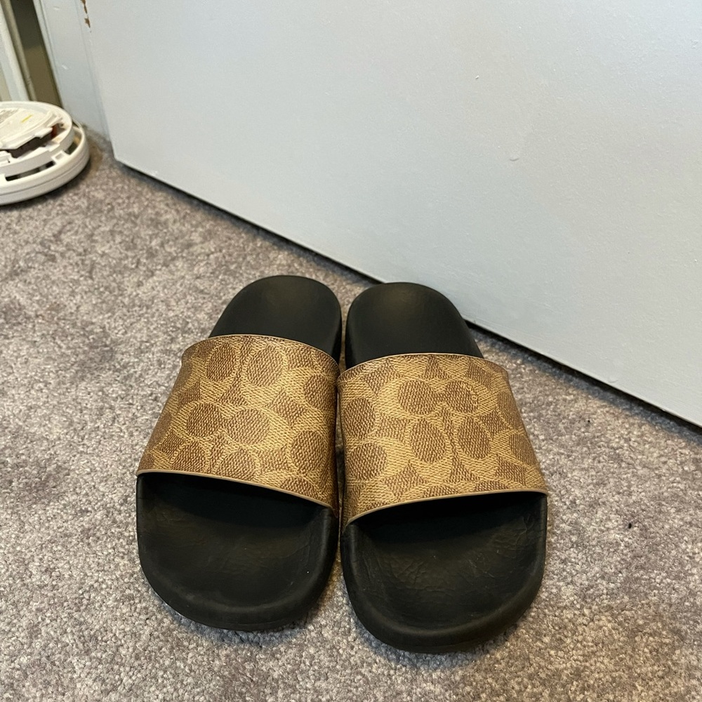 Coach slides size 7